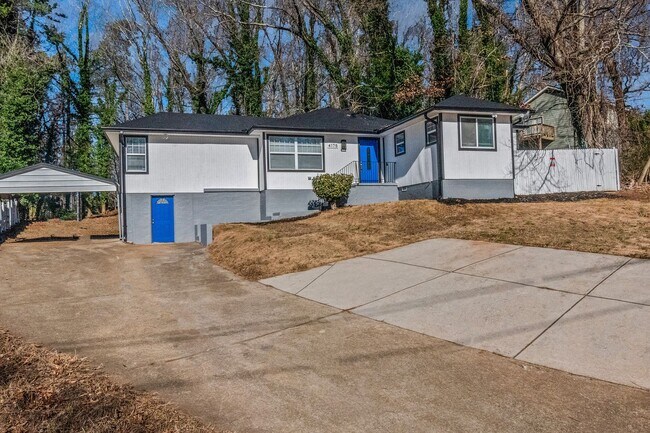 Building Photo - WELCOME HOME!