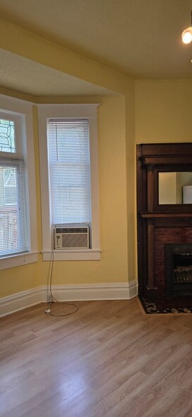 Building Photo - 1057 S 900 E