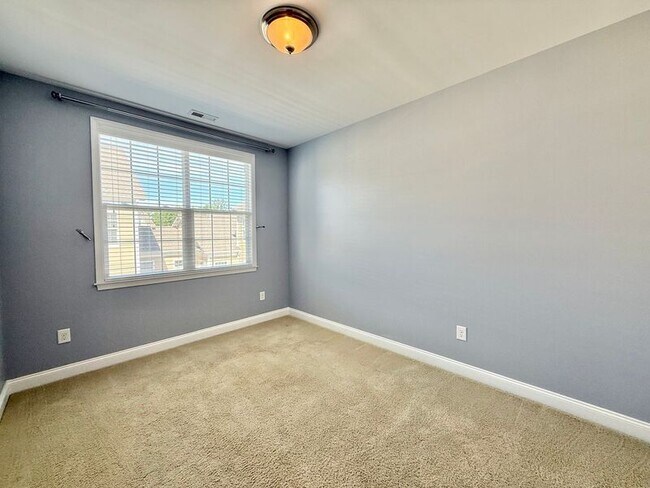 Building Photo - 10321 Sablewood Dr