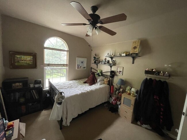 Building Photo - 2724 Cascade Falls Dr