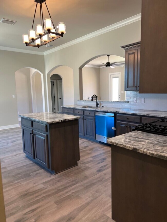 Building Photo - 1151 Green Wood Cir