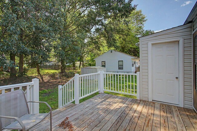 Building Photo - 317 Maney Dr