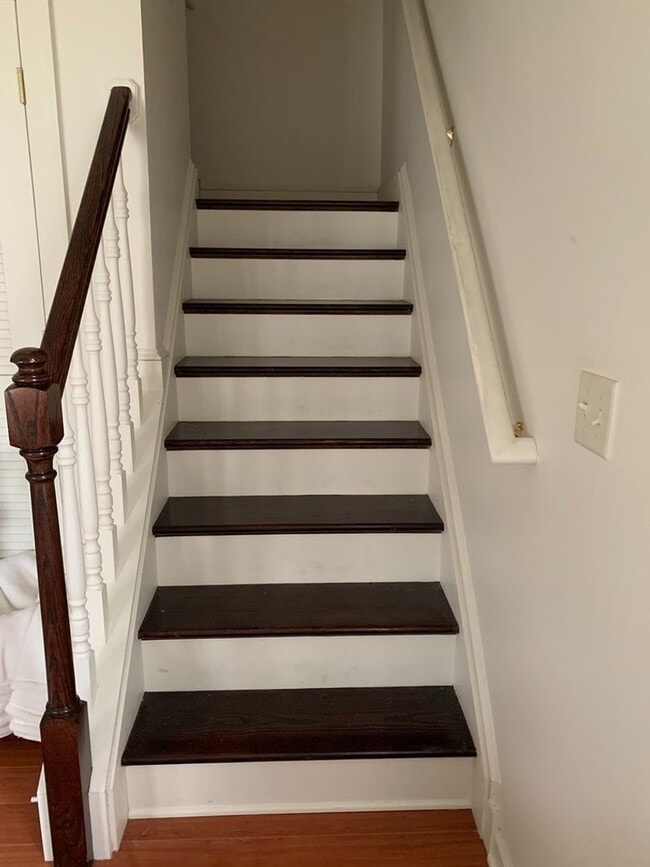 Building Photo - Charming 2-Bedroom Duplex for Rent in Brid...