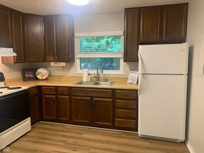 Building Photo - 333 Beechwood Ct