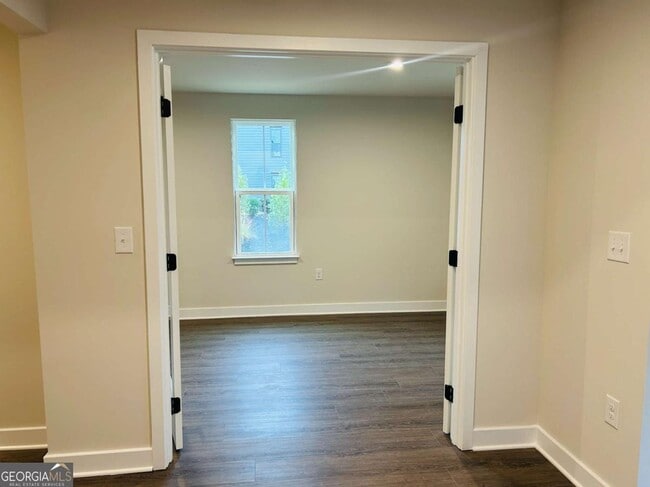 Building Photo - 420 Thatch Ter