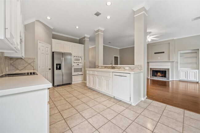 Building Photo - 8415 Trophy Pl Dr