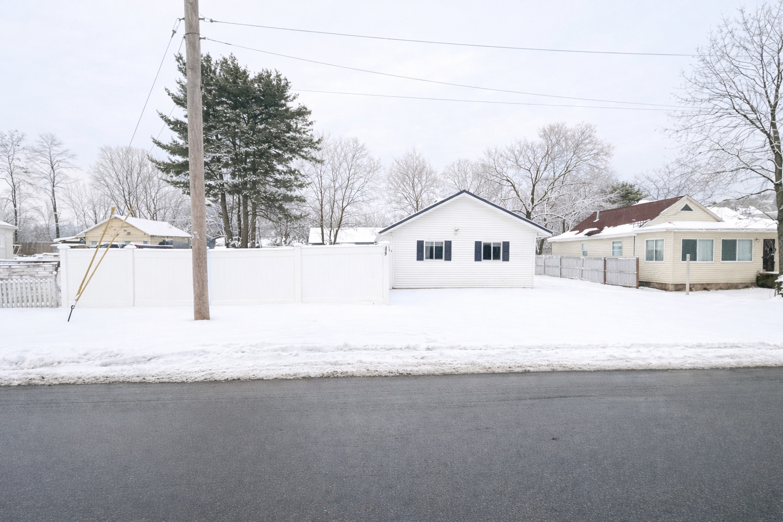 Building Photo - 325 Richfield St