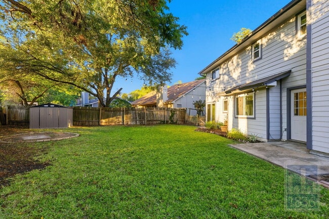 Building Photo - 7508 Elderberry Dr