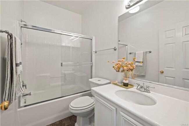 Building Photo - RECENTLY RENOVATED 3 BED, 3 BATH CONDO! $4,500 (OAK CREEK-IRVINE)