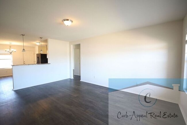 Building Photo - Beautiful 3 bed / 2 bath home with a spacious back yard - Nettleton!!