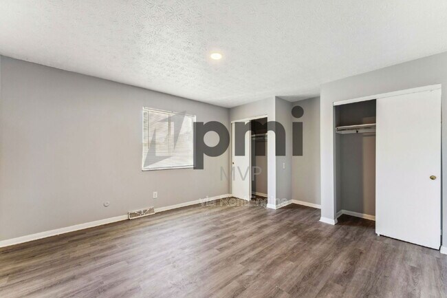 Building Photo - 4056 Carlton Ave