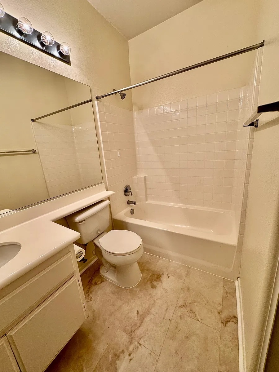 Bathroom #2 - 5467 Mandarin Cv