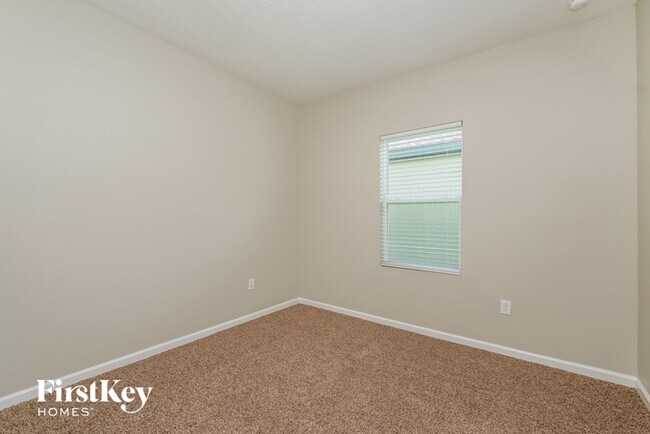 Building Photo - 5654 Alexander Springs Pl