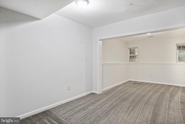 Building Photo - 6140 Newport Terrace