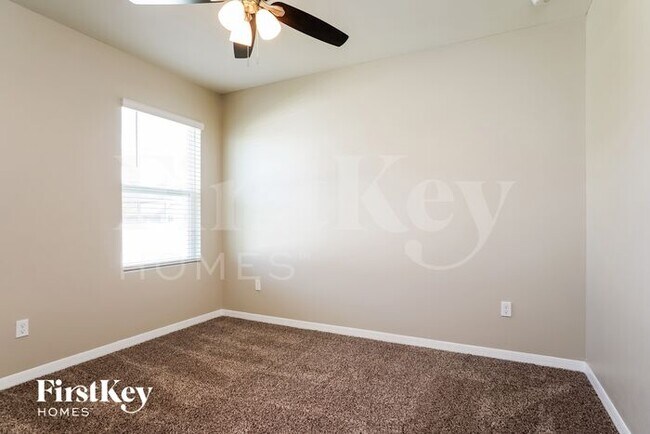 Building Photo - 349 NE 30th Terrace