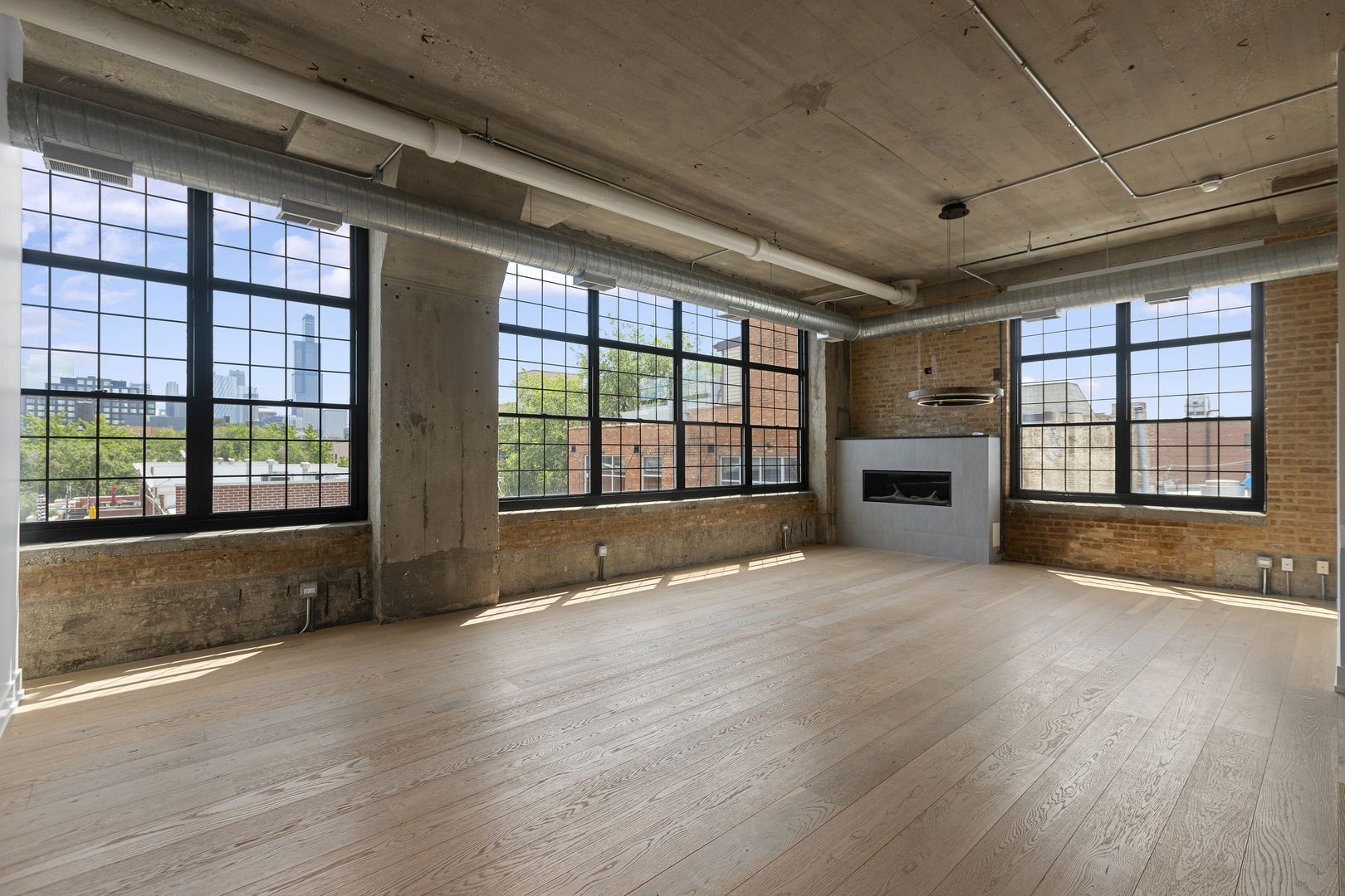 Building Photo - 17 N Loomis St