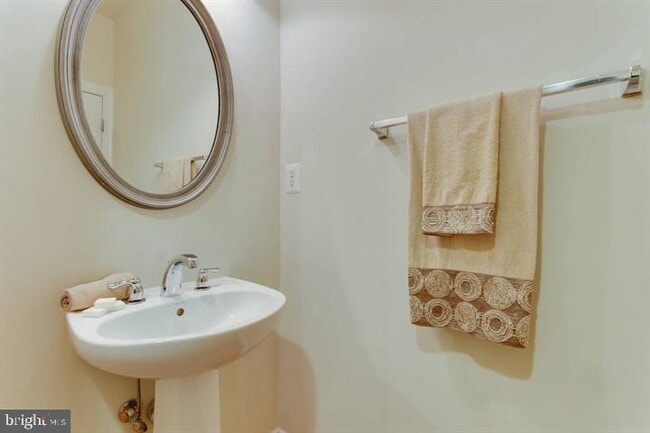 Building Photo - 2149 Red Vine Dr