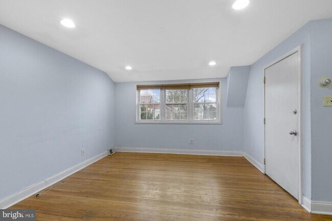 Building Photo - 5443 Houghton Pl