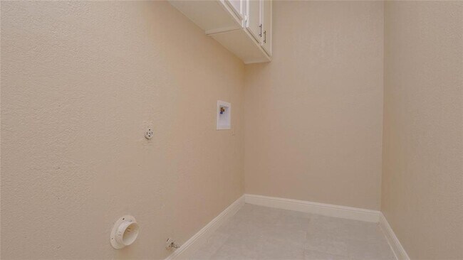 Building Photo - 3018 Wagon Trail Dr