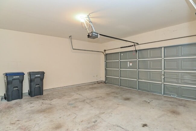 Building Photo - 14511 Roaring Fork Ln