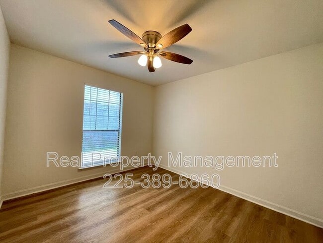 Building Photo - 5084 Cumberland Cove Dr