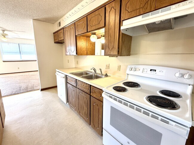 Building Photo - 2208 Shenandoah Dr
