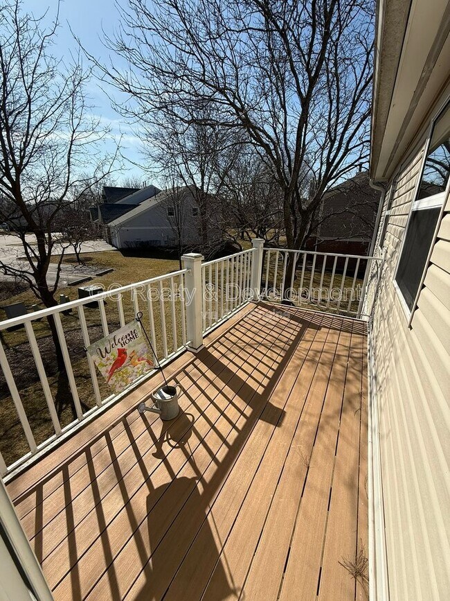 Building Photo - 2878 Meadow Ln