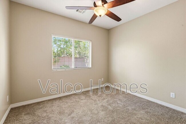 Building Photo - 2717 E Ficus Way