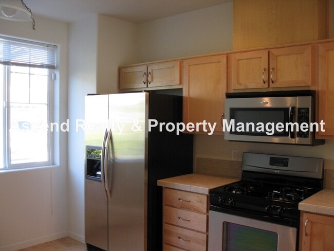 Building Photo - 15330 SW Mallard Dr