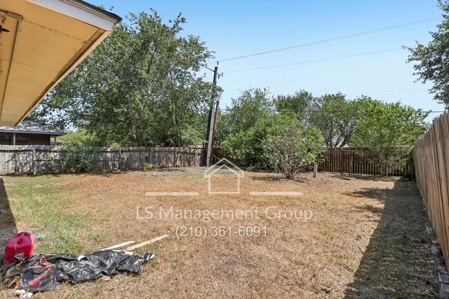 Building Photo - 3118 Bear Springs Dr
