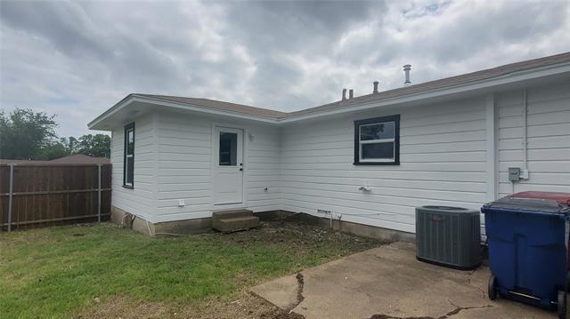 Building Photo - 1237 S Waco St