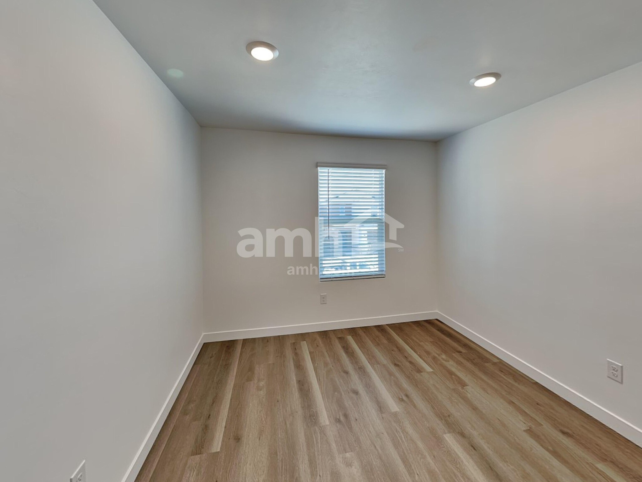 Building Photo - 6544 E Paseo Alga