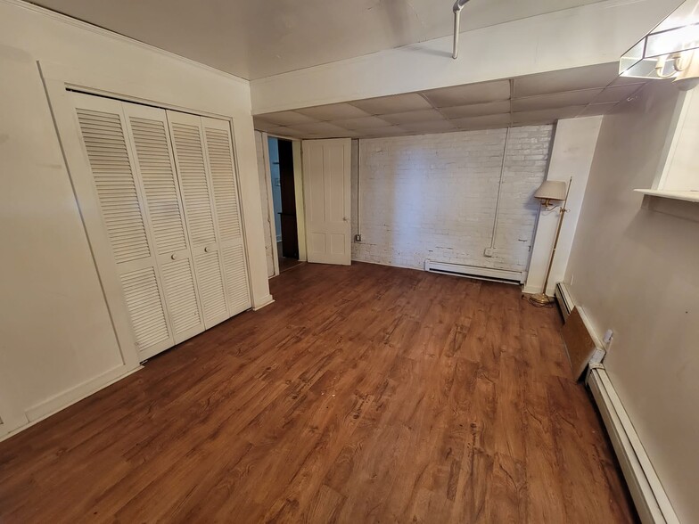 Building Photo - 683 State St