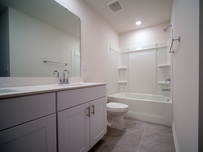 Building Photo - 515 Nixon Rd