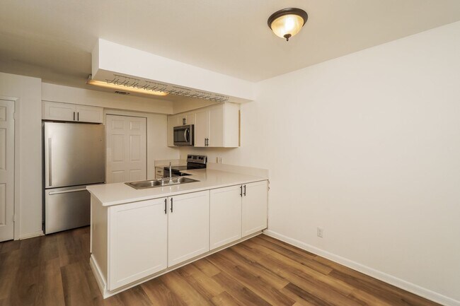 Building Photo - Fredericksburg_8415