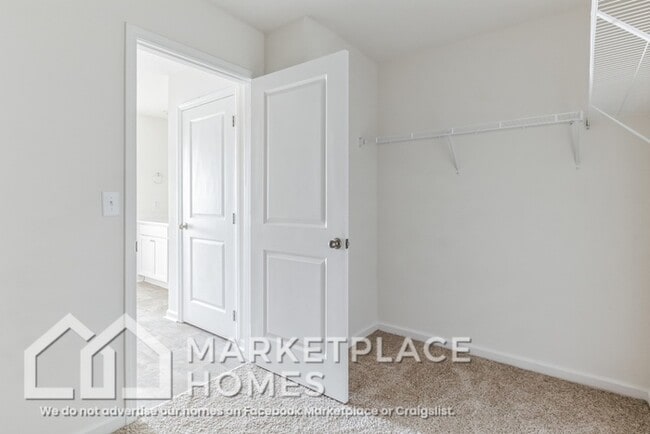 Building Photo - 1208 Cole Dr