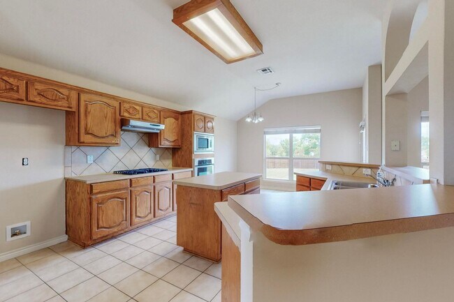 Building Photo - **Now pre-leasing, available to view early...