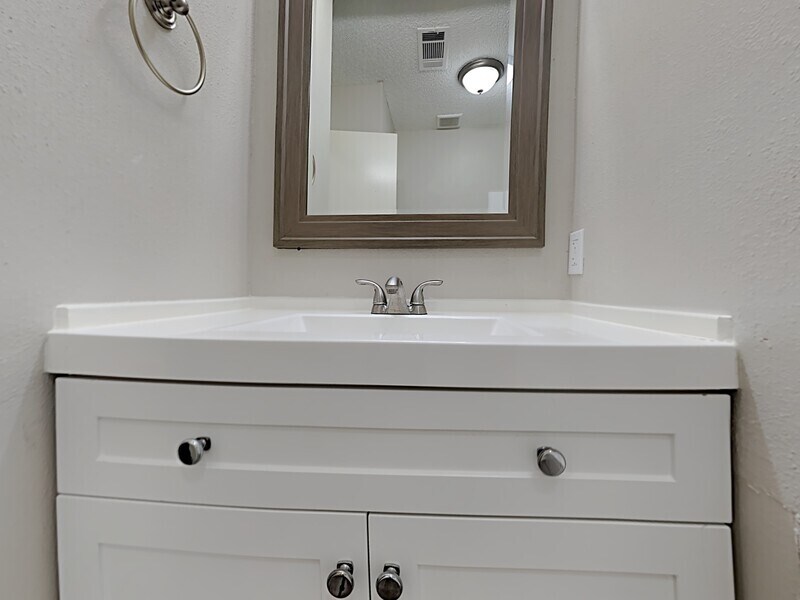 Building Photo - 25311 Mill Pond Ln