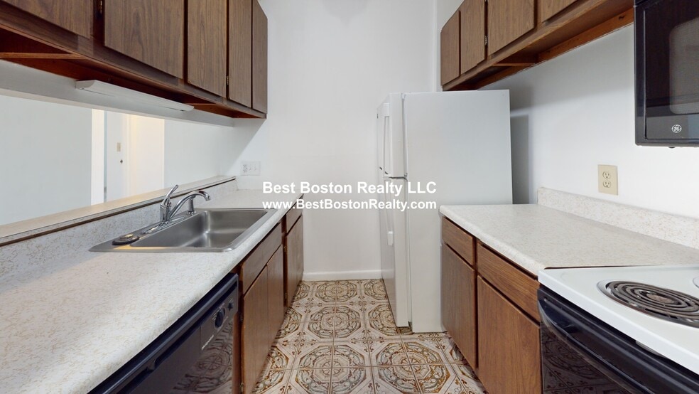 Primary Photo - 41 Belmont St