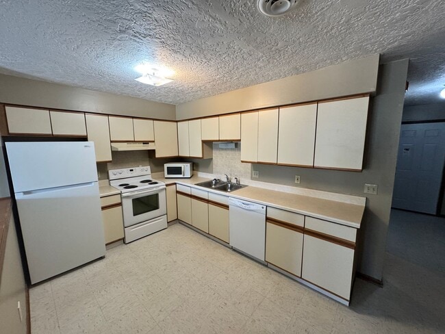 Building Photo - Townhome on West Side of Manhattan Availab...