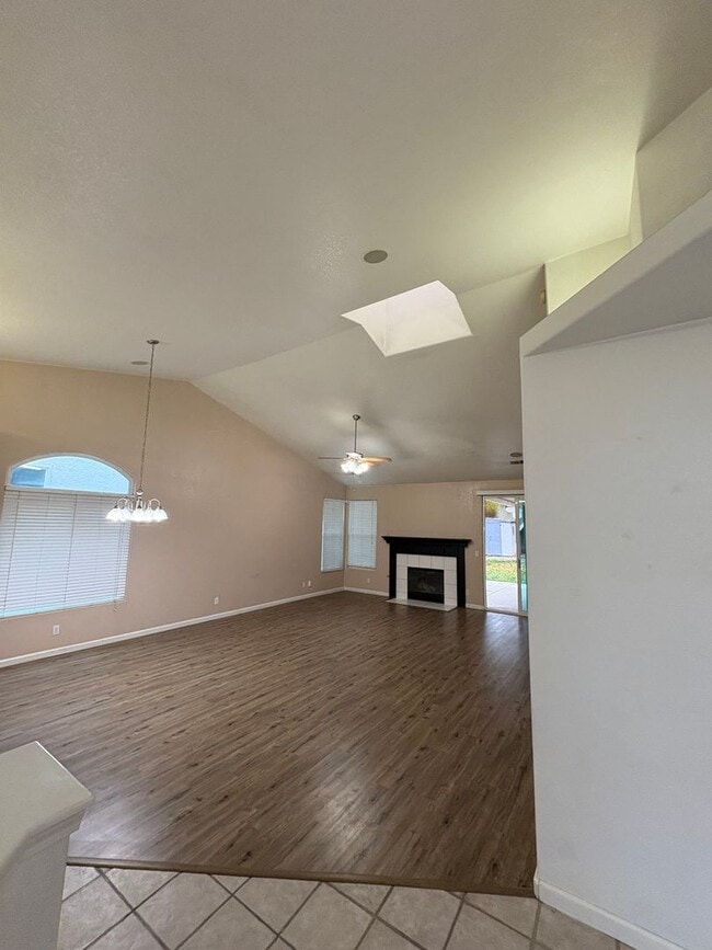 Building Photo - 3 Bedroom Home