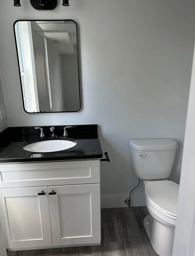 Building Photo - 143 Chelmsford St