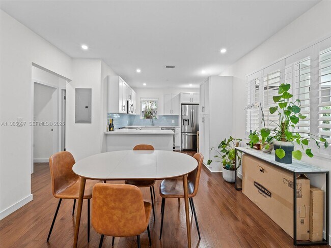 Building Photo - 4148 Ventura Ave