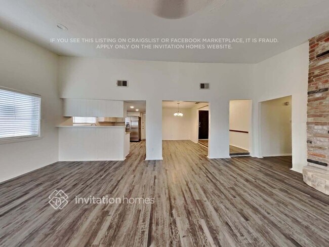 Building Photo - 10311 Towneview Dr