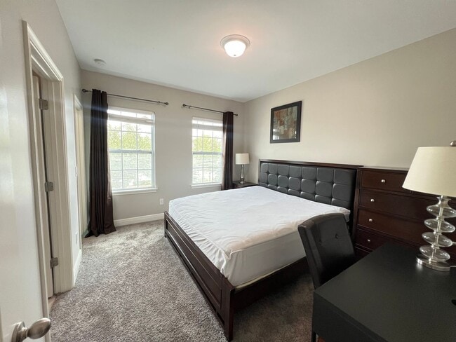 Building Photo - Perfect Home waiting for you! FULLY FURNIS...