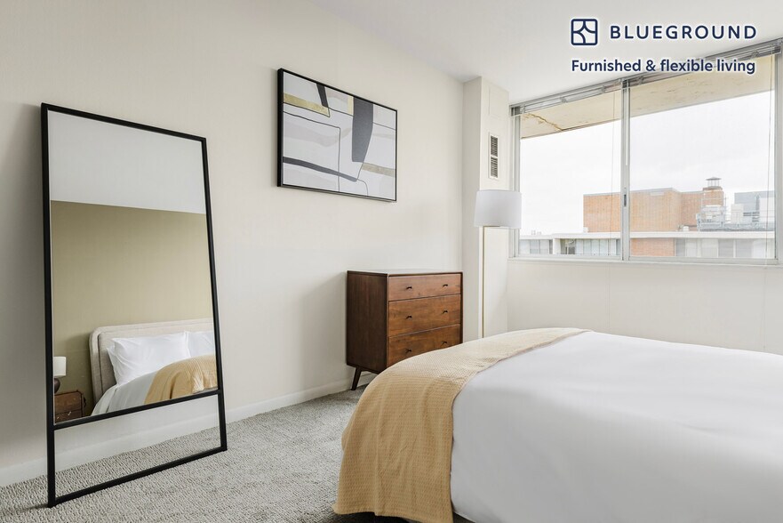 Building Photo - 901 S Ashland Ave