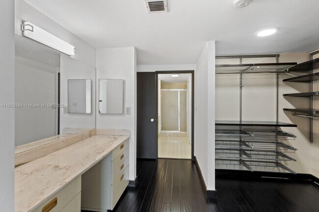 Building Photo - 161 Crandon Blvd