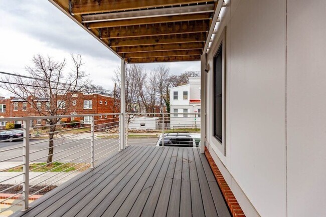 Building Photo - 1330 Montello Ave NE