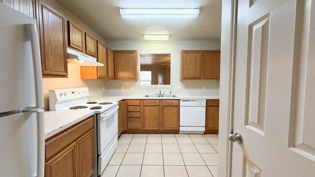 Building Photo - 517 N Brentwood Ave