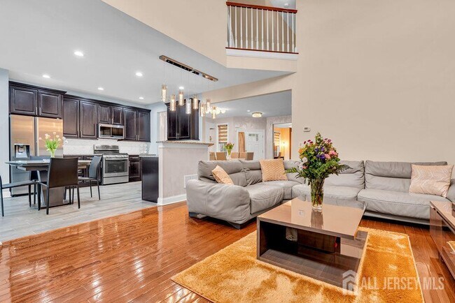 Building Photo - 47 McCormick Ave N